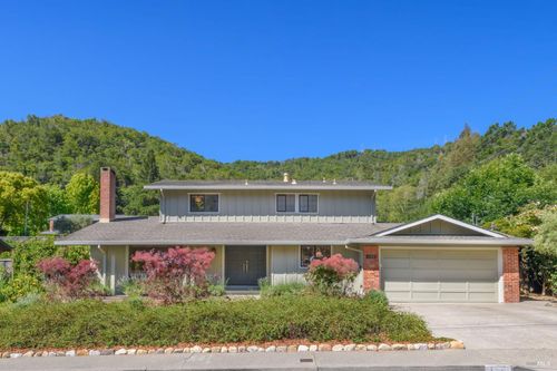 129 Robinhood Dr, San Rafael, CA, 94901-1419 | Card Image