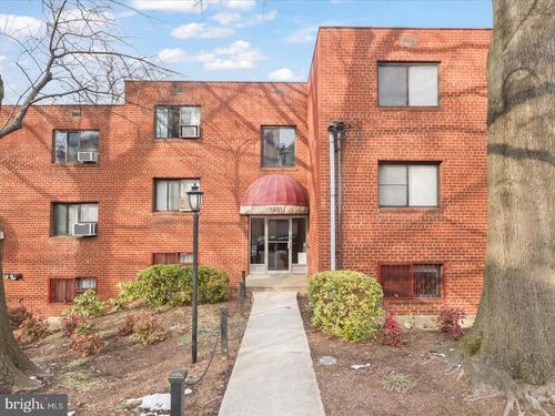201-x-1581 N Colonial Ter, ARLINGTON, VA, 22209-1428 | Card Image