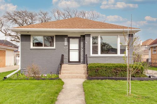 7745 N Nora Ave, Niles, IL, 60714-4739 | Card Image