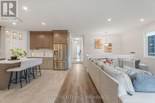 80 Summersides Blvd, Fonthill, ON, L0S1E6 | Card Image