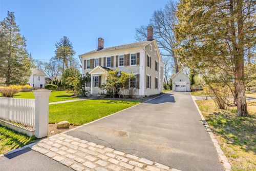 8 Terrell Ln, Stony Brook, NY, 11790-1421 | Card Image