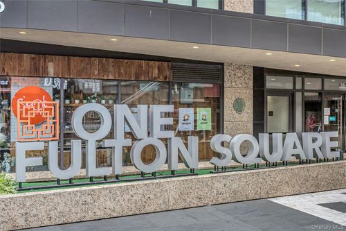 pha-3916 Prince St, Flushing, NY, 11354-5361 | Card Image