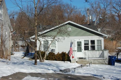 21702 W Edgewood Ave, Lake Villa, IL, 60046-5316 | Card Image