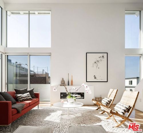 2-34 S Venice Blvd, Venice, CA, 90291-4365 | Card Image
