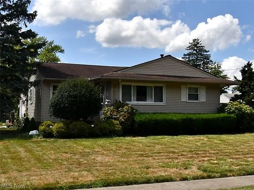 1600 Difford Dr, Niles, OH, 44446-2845 | Card Image