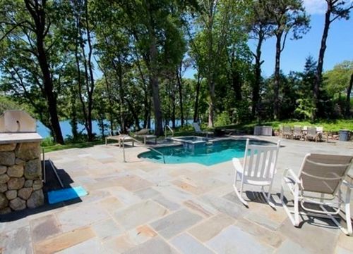 385 Barnes Rd, Oak Bluffs, MA, 02557-6722 | Card Image