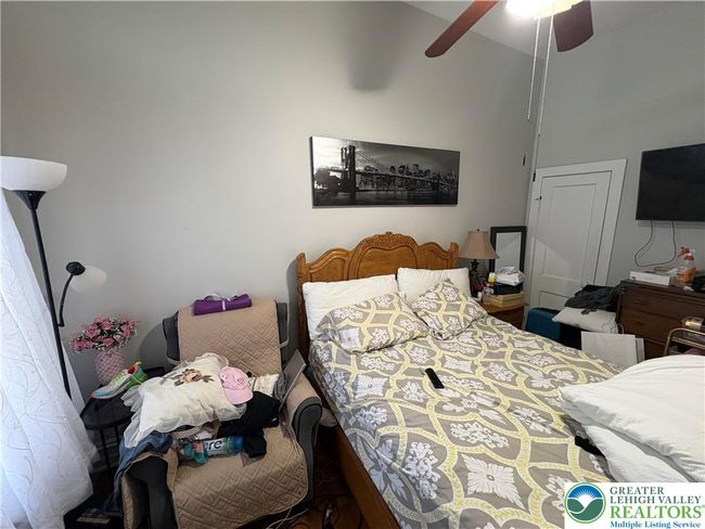 Front apt-bedroom | Image 12