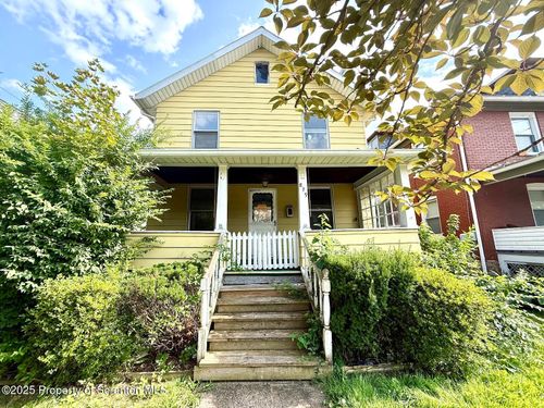 879 Park Ave, Williamsport, PA, 17701-4740 | Card Image