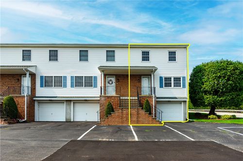 100 Scenery Ln, Johnston, RI, 02919-7513 | Card Image