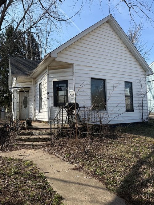 916 W Front St, Bloomington, IL, 61701-4941 | Card Image