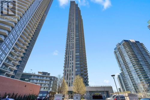 301-36 Park Lawn Road, Toronto (Mimico), ON, M8V0E5 | Card Image