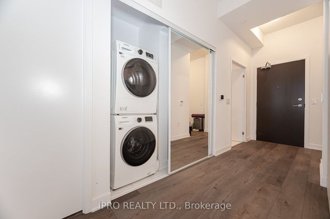 911 - 60 Honeycrisp Cres, Condo with 2 bedrooms, 1 bathrooms and null parking in Concord ON | Image 22
