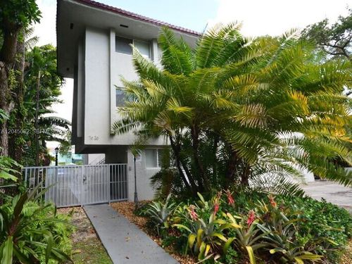 5-7626 Ne 6th Ct, Miami, FL, 33138-5145 | Card Image