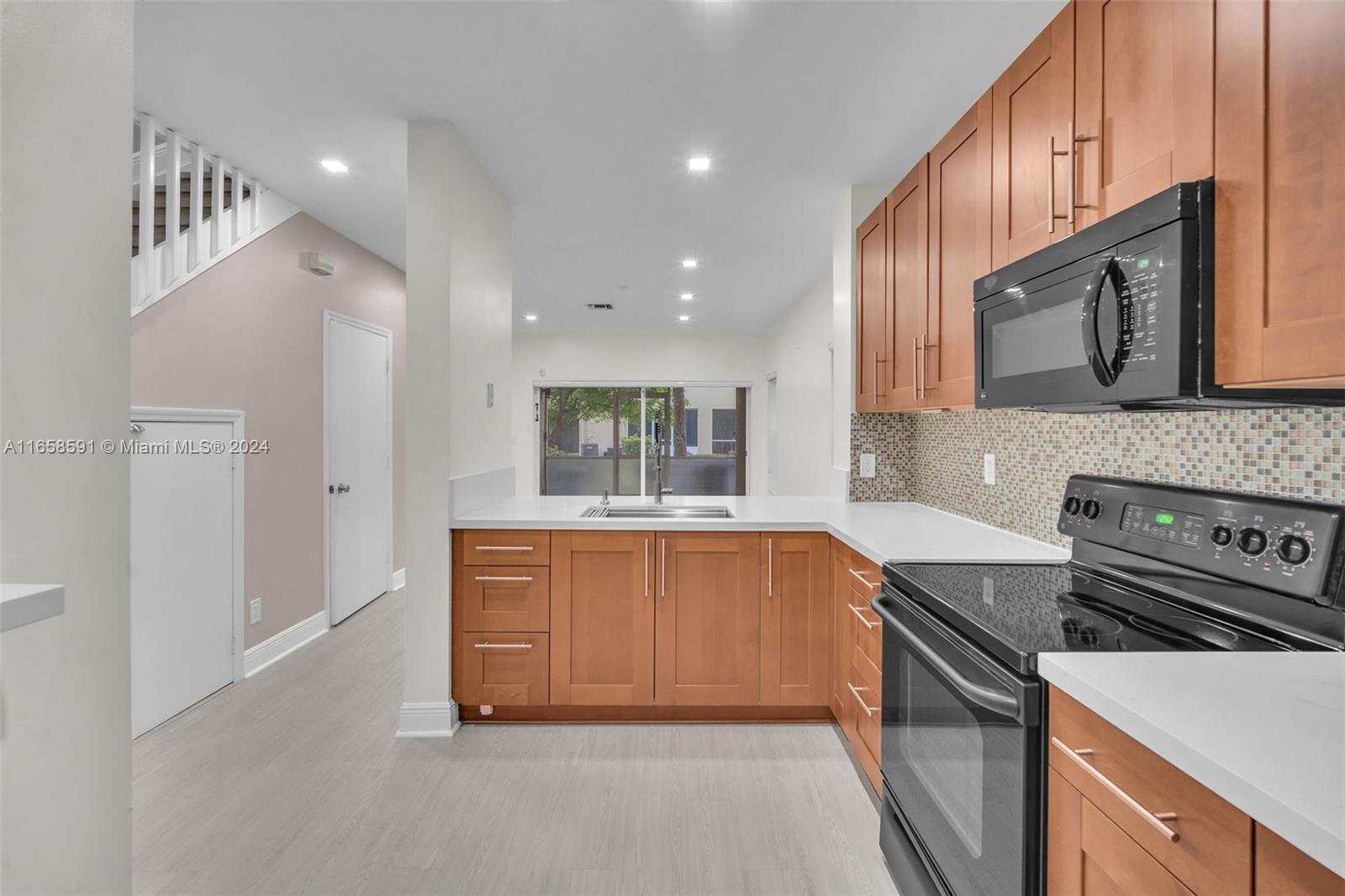 122nd Ter, Pembroke Pines, FL 33025