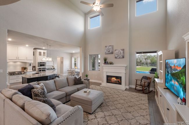 215 Madrone Trl, House other with 6 bedrooms, 6 bathrooms and null parking in Boerne TX | Image 13