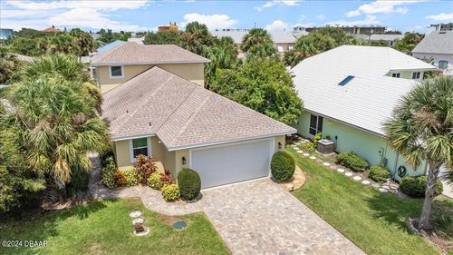 141 Capri Dr, Ormond Beach, FL, 32176-2233 | Card Image