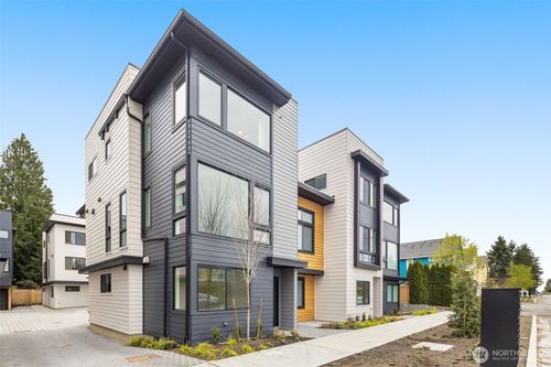 9221 14th Ave Nw, Seattle, WA, 98117-2307 | Card Image