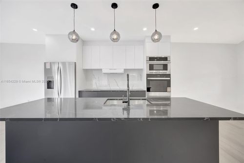 964 Ne 41st Pl, Homestead, FL, 33033-5938 | Card Image