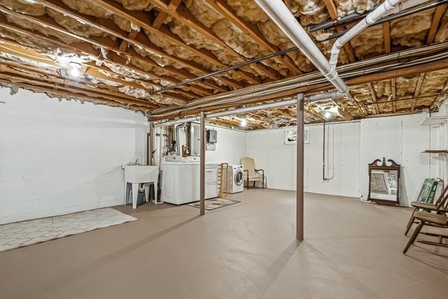 UNIT-4 - 22 Grove Pl, Condo with 2 bedrooms, 1 bathrooms and 1 parking in Winchester MA | Image 29