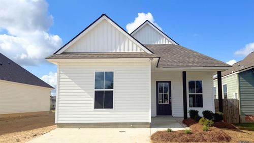 515 S Iberville Ave, Gonzales, LA, 70737-3549 | Card Image