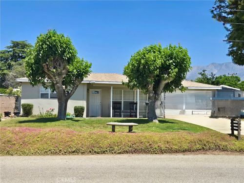 39992 Grand Ave, Cherry Valley, CA, 92223-4873 | Card Image