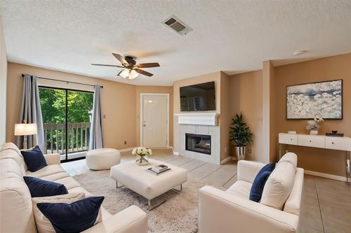 6a-2501 Gulf Fwy, Dickinson, TX, 77539-3240 | Card Image