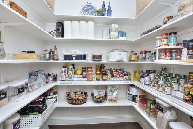 View of pantry | Image 8