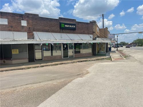 117 E Sinton St, Sinton, TX, 78387-2653 | Card Image