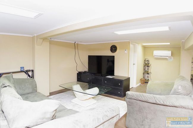 502 W Clam Cir, House other with 2 bedrooms, 3 bathrooms and null parking in Port Isabel TX | Image 50