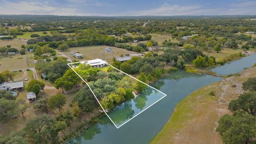 1313 Democrat St, Blanco, TX, 78606-2324 | Card Image