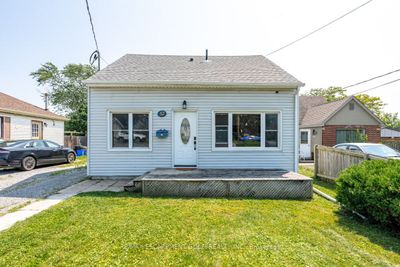 52 Bloomfield Ave, House other with 3 bedrooms, 2 bathrooms and 4 parking in Saint Catharines ON | Image 1