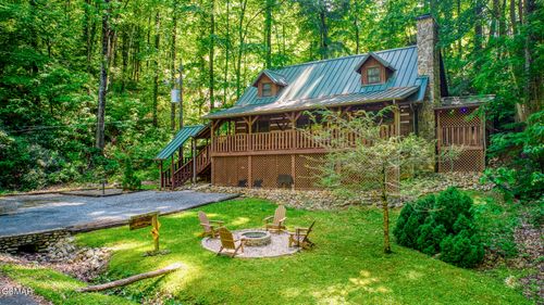 1310 N Baden Cir, Gatlinburg, TN, 37738-3304 | Card Image