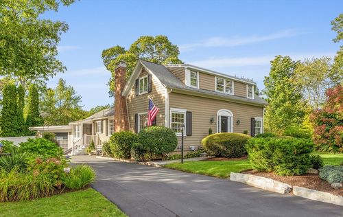 36 Adams St, Lexington, MA, 02420-1849 | Card Image