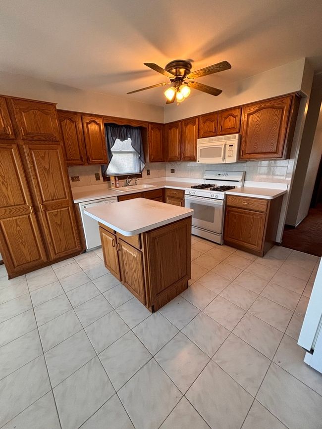 4210 W Holmberg Ct, House other with 3 bedrooms, 3 bathrooms and 2 parking in Alsip IL | Image 8