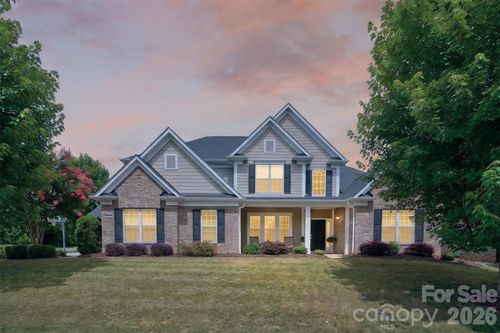 10601 Waxhaw Manor Dr, Waxhaw, NC, 28173-4400 | Card Image