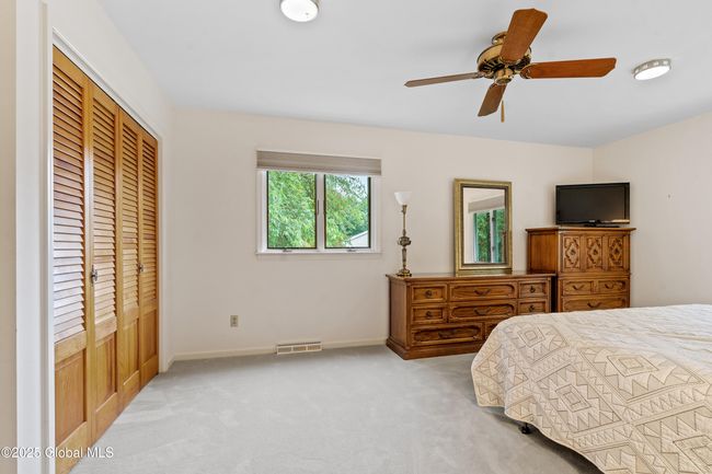 19 Tamarack Ln, House other with 4 bedrooms, 3 bathrooms and 6 parking in Schenectady NY | Image 53
