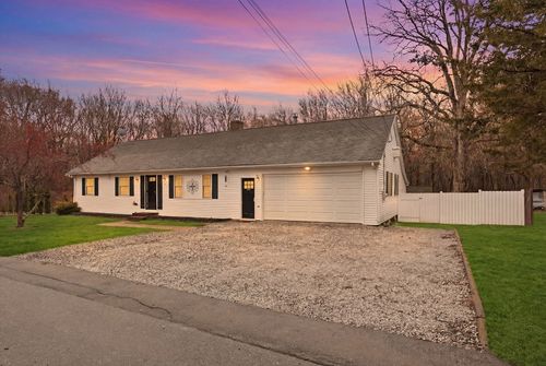 8 Sweet Apple Tree Ln, Salisbury, MA, 01952-2623 | Card Image