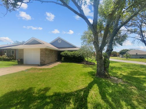 1215 Keechi St, Weatherford, TX, 76086-3918 | Card Image