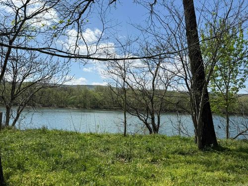 000 Kate Ln, Batesville, AR, 72501 | Card Image