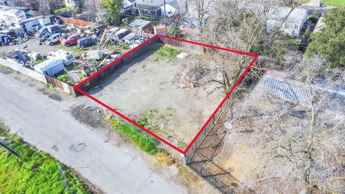 3225 Ermina Dr, Sacramento, CA, 95815-1336 | Card Image