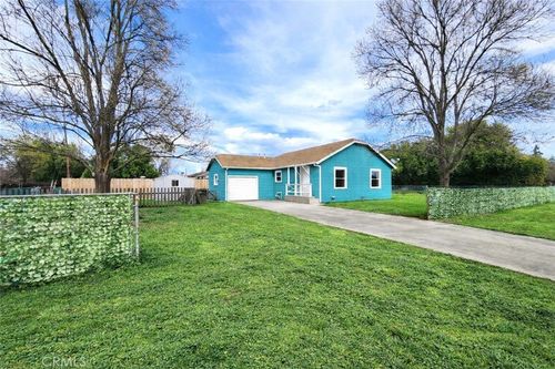 633 E Walnut St, Willows, CA, 95988-3227 | Card Image