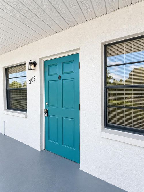 209-5925 Terrace Park Dr N, ST PETERSBURG, FL, 33709-1158 | Card Image