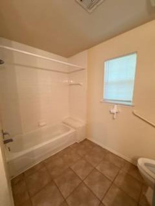2921 Sw 28th St, Oklahoma City, OK, 73108-5609 | Card Image
