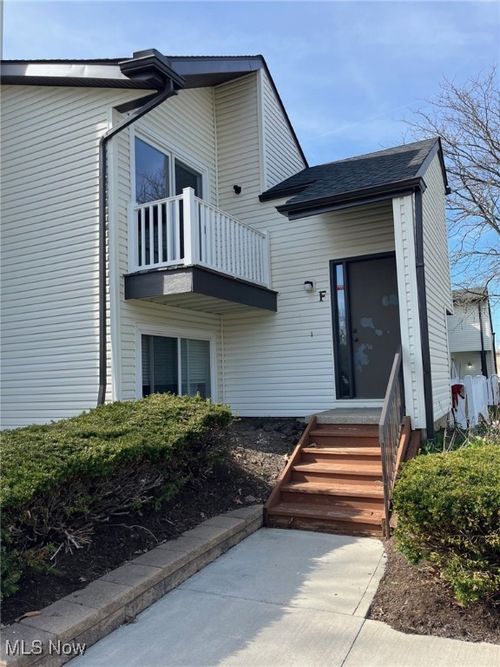9036 Portage Pointe Dr, Streetsboro, OH, 44241-6323 | Card Image
