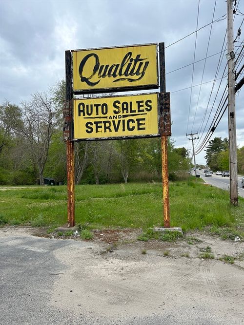 109 Broadway, Raynham, MA, 02767-1413 | Card Image