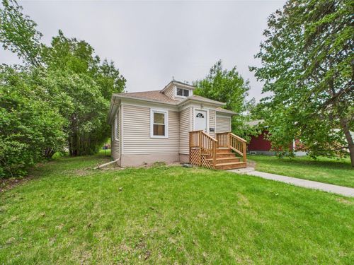 710 Lyndale Ave, Morris, MN, 56267-2020 | Card Image
