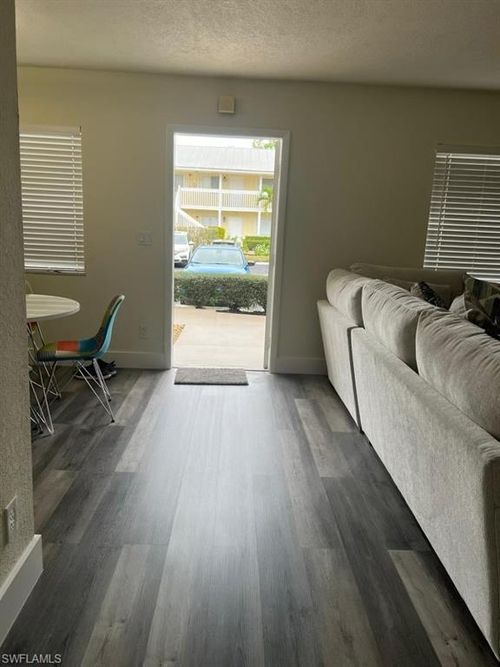 apt-h1-4617 Bayshore Dr, NAPLES, FL, 34112-4349 | Card Image
