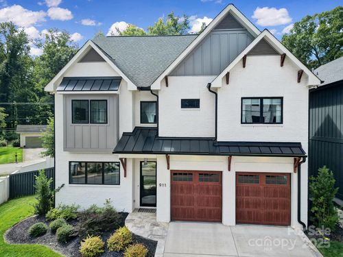 911 Laurel Creek Ln, Charlotte, NC, 28211-5252 | Card Image