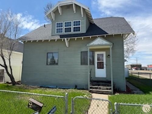 124 Lincoln Ave Nw, Sidney, MT, 59270-3940 | Card Image