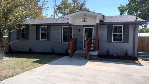 103 Nauta Ct, Hendersonville, TN, 37075-3218 | Card Image